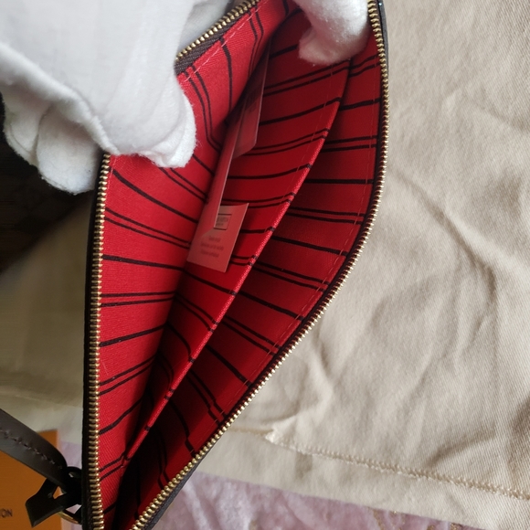 LOUIS VUITTON | LV Neverfull MM in Cherry - Picture 17 of 17